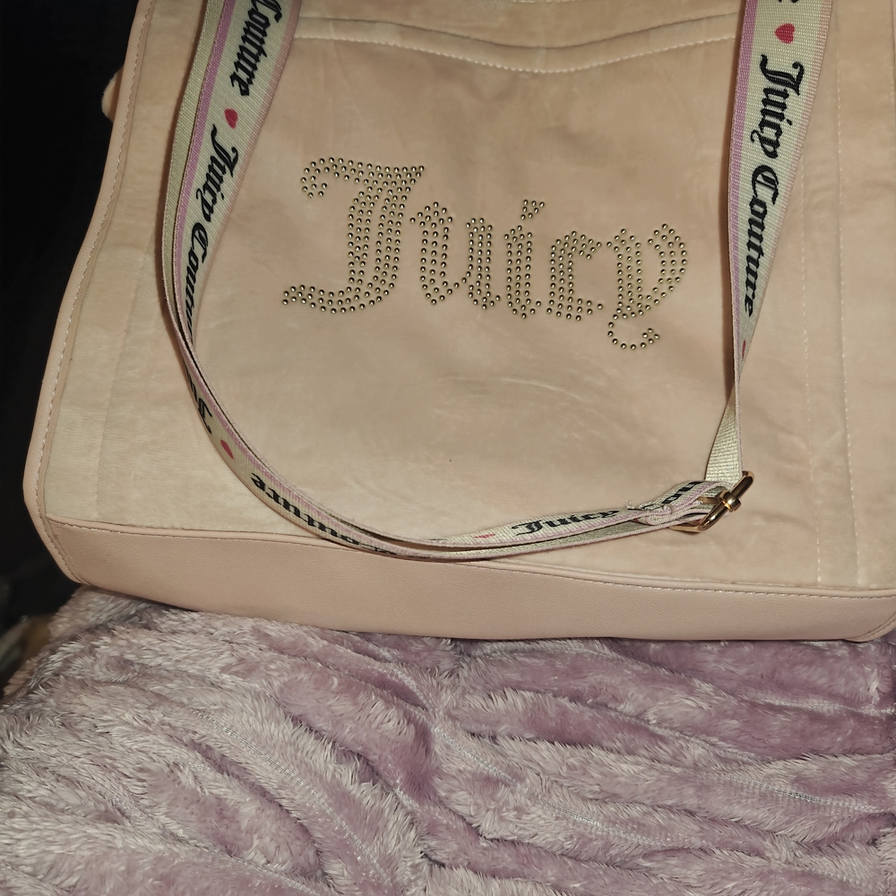 Juicy Couture Light Pink Shoulder Bag